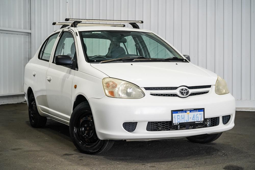 Toyota Echo image 1