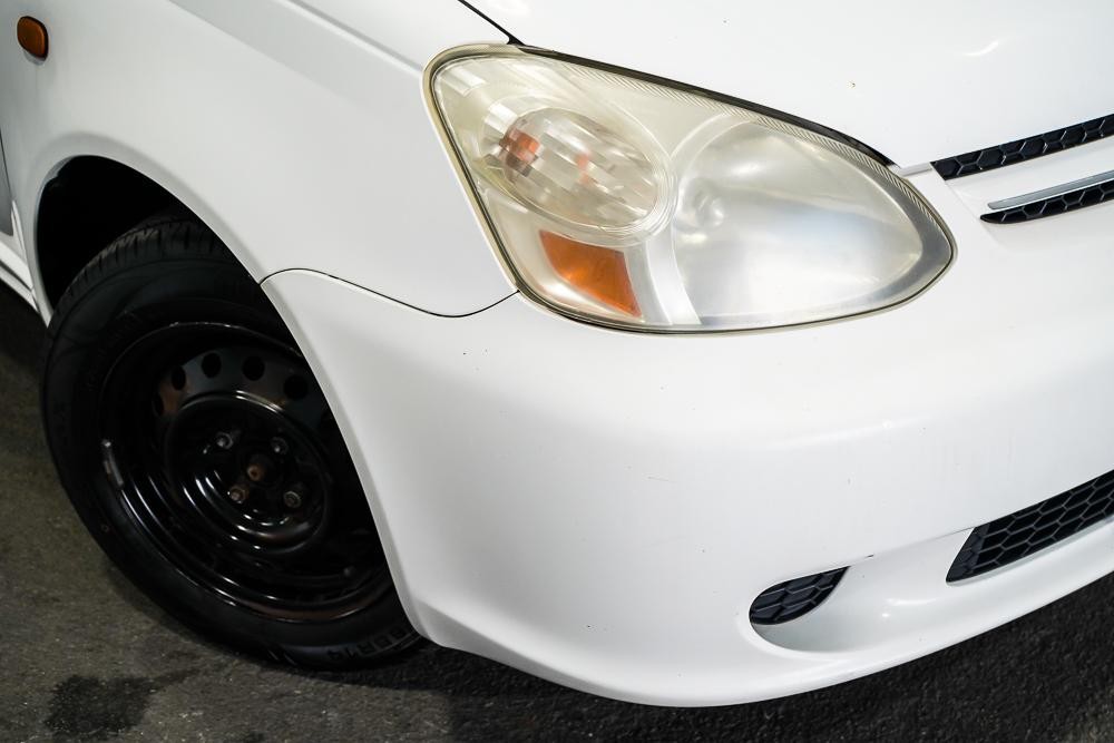 Toyota Echo image 2