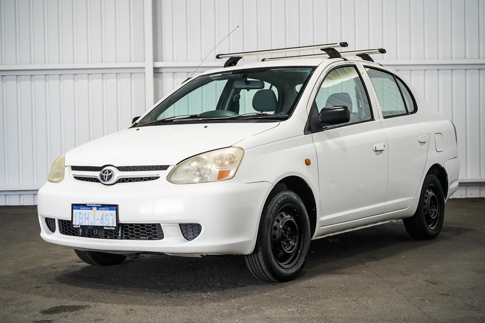 Toyota Echo image 4