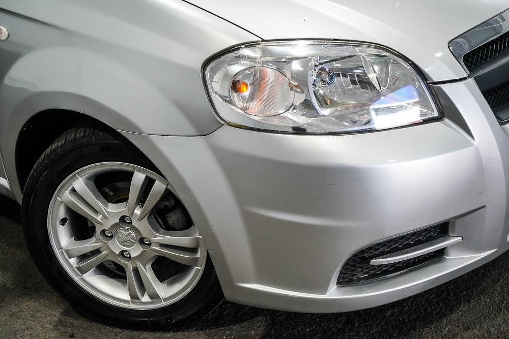 Holden Barina image 2