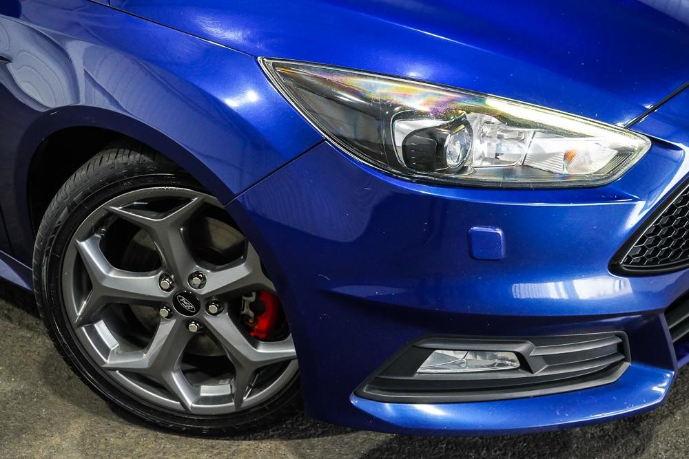 Ford Focus image 2