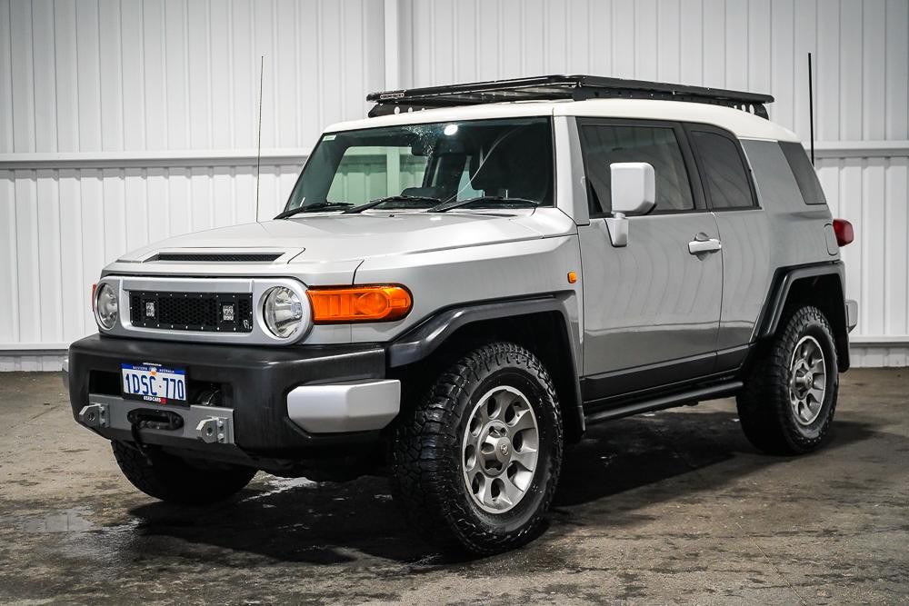 Toyota Fj Cruiser image 4