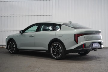 https://dvg-vehicle-assets.s3.amazonaws.com/1104611/ba4tp9t31nthfbwigc5u6txx9.jpg