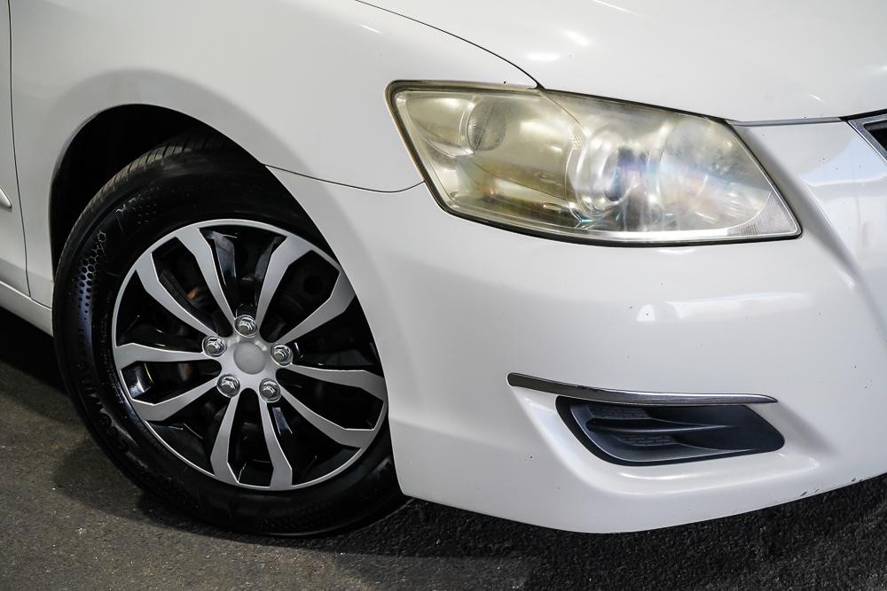 Toyota Aurion image 2