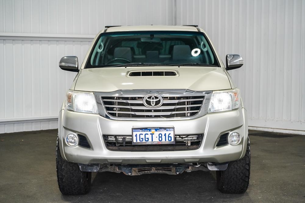 Toyota Hilux image 3