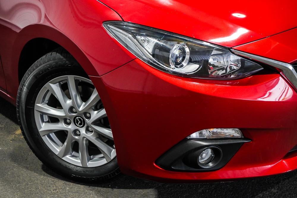 Mazda 3 image 2