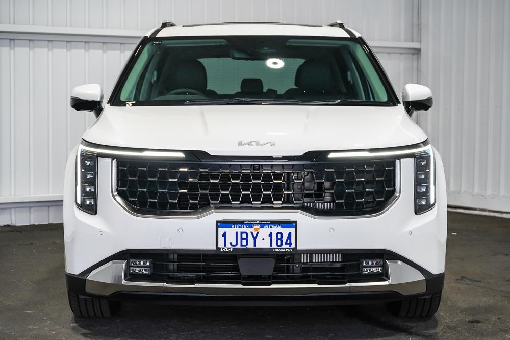 Kia Carnival image 3