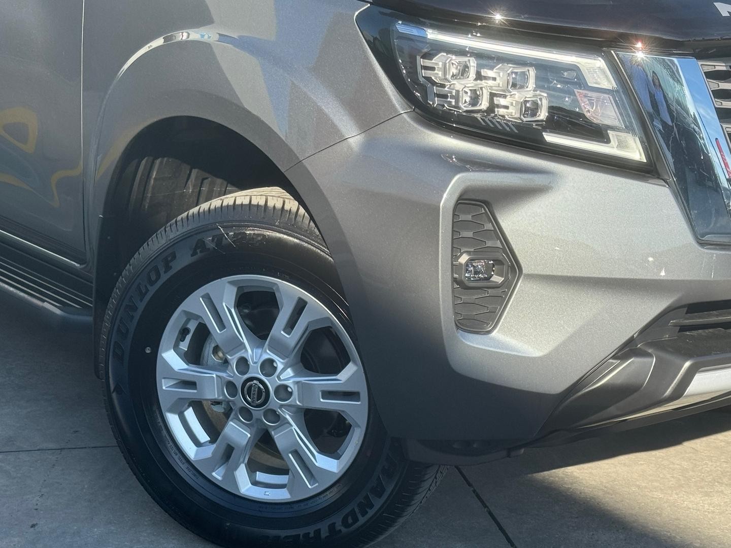 Nissan Navara image 3