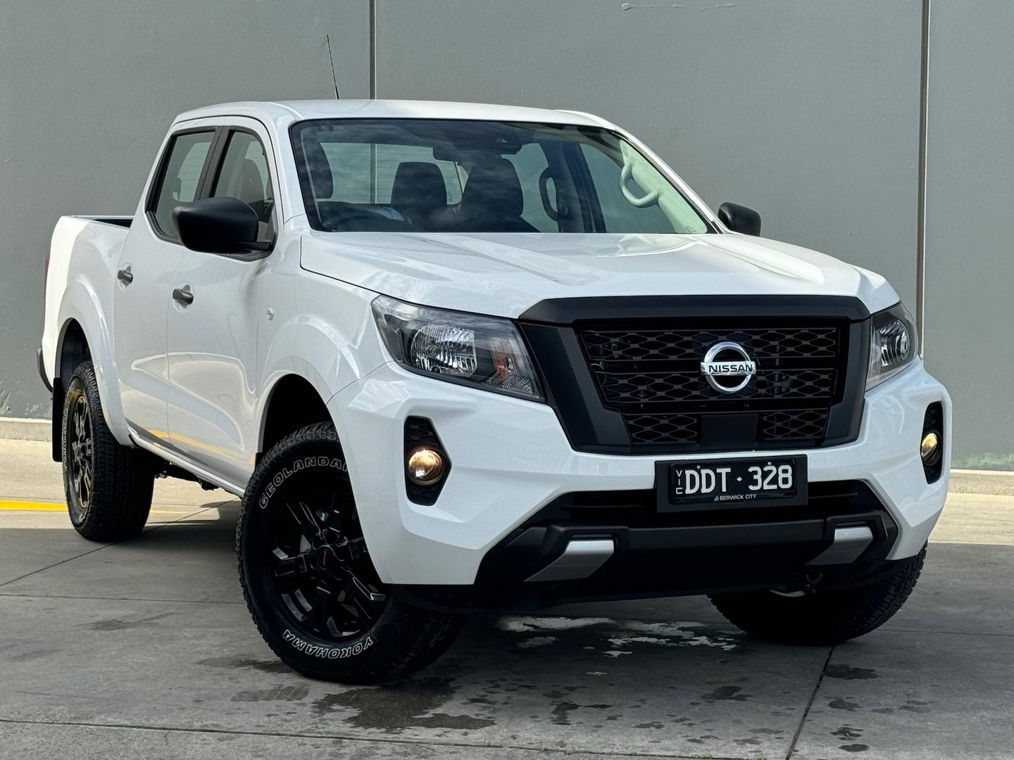 Nissan Navara image 1