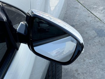 https://dvg-vehicle-assets.s3.amazonaws.com/1107209/9gqp49vcpc1uo0fq5n0uxby9u.jpg