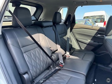 https://dvg-vehicle-assets.s3.amazonaws.com/1107292/9uys9wpb35hv8j1xbuf6a3nng.jpg