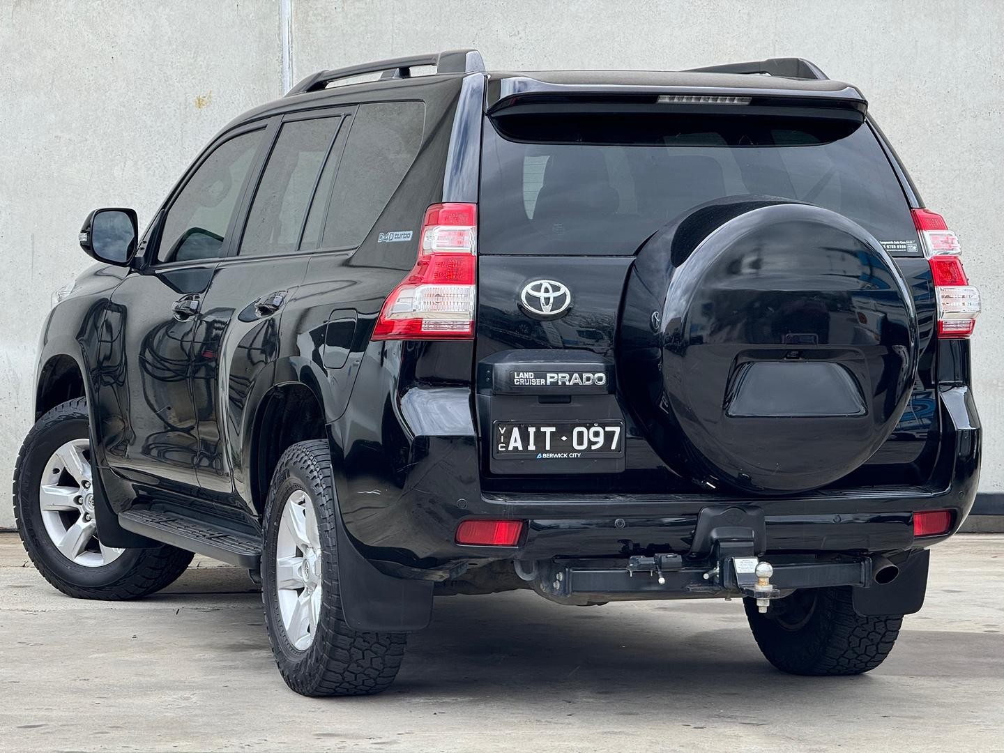 Toyota Landcruiser Prado image 3