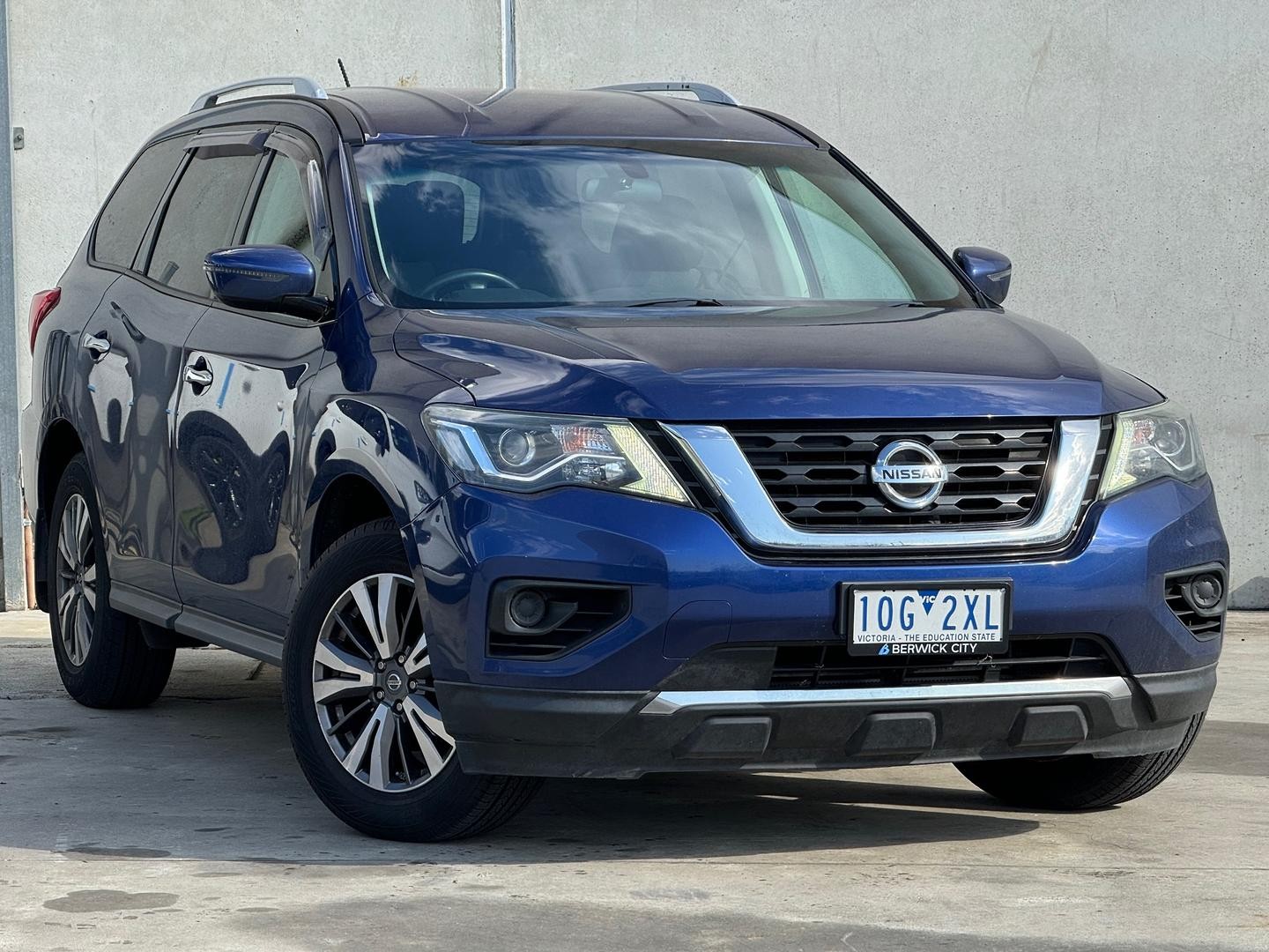 Nissan Pathfinder image 1