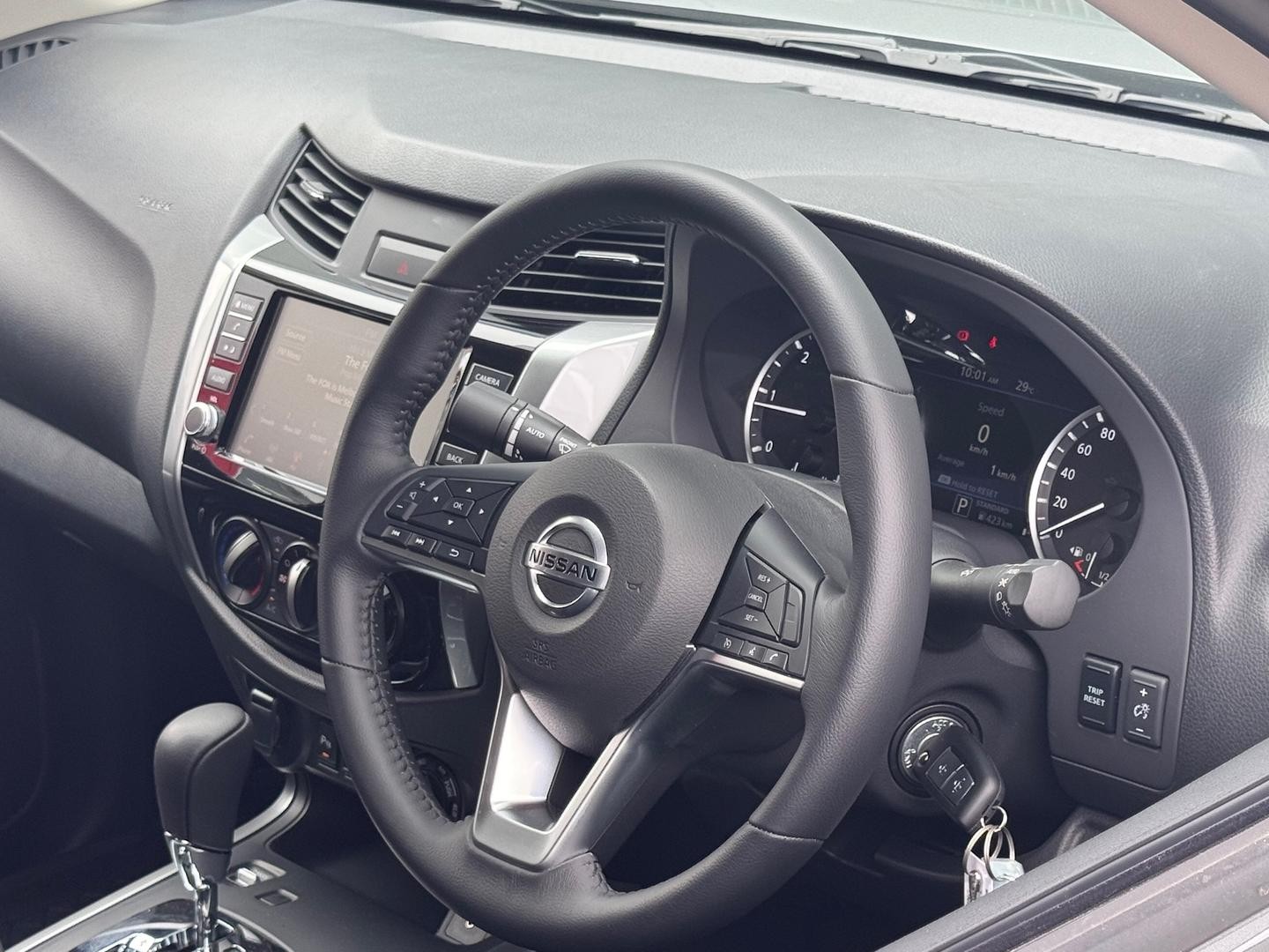 Nissan Navara image 2