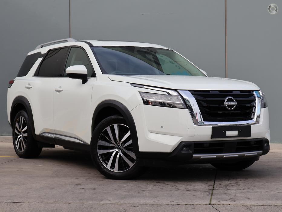 Nissan Pathfinder image 1