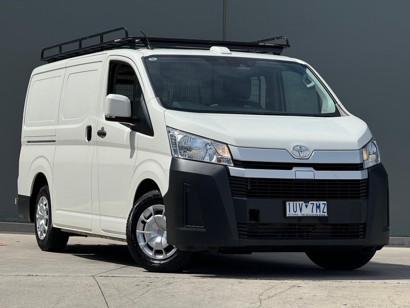 Toyota Hiace image 1