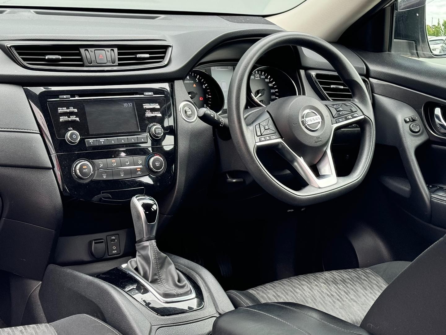 Nissan X-trail image 2