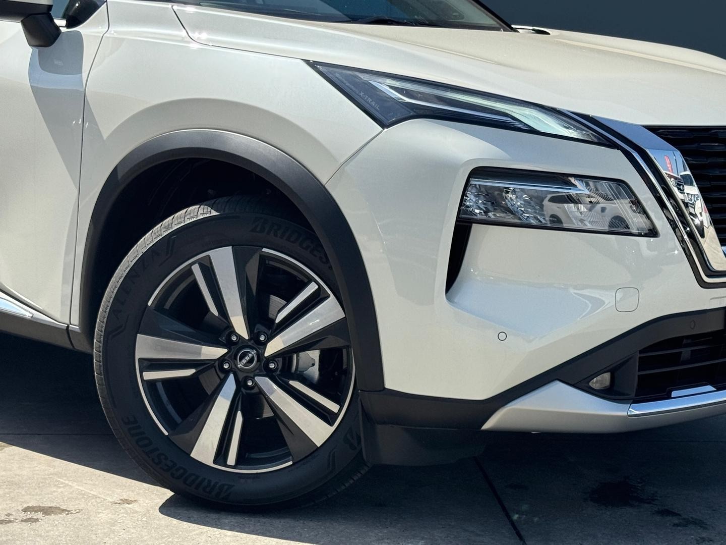 Nissan X-trail image 2