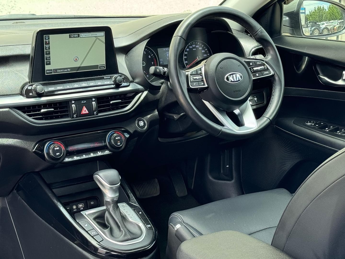 Kia Cerato image 2