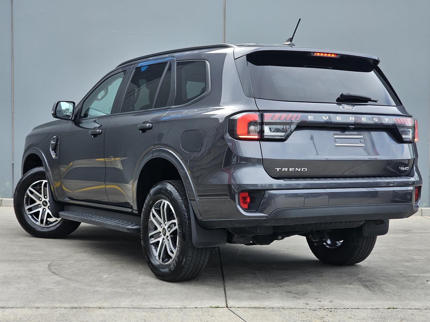 Ford Everest image 3