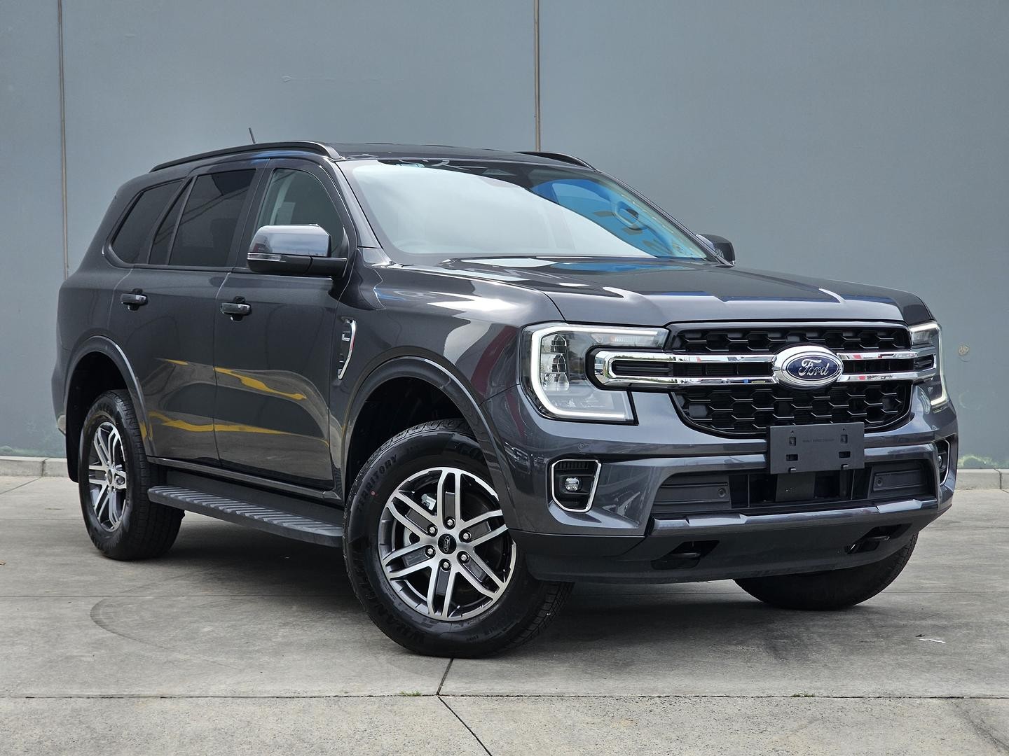 Ford Everest image 1