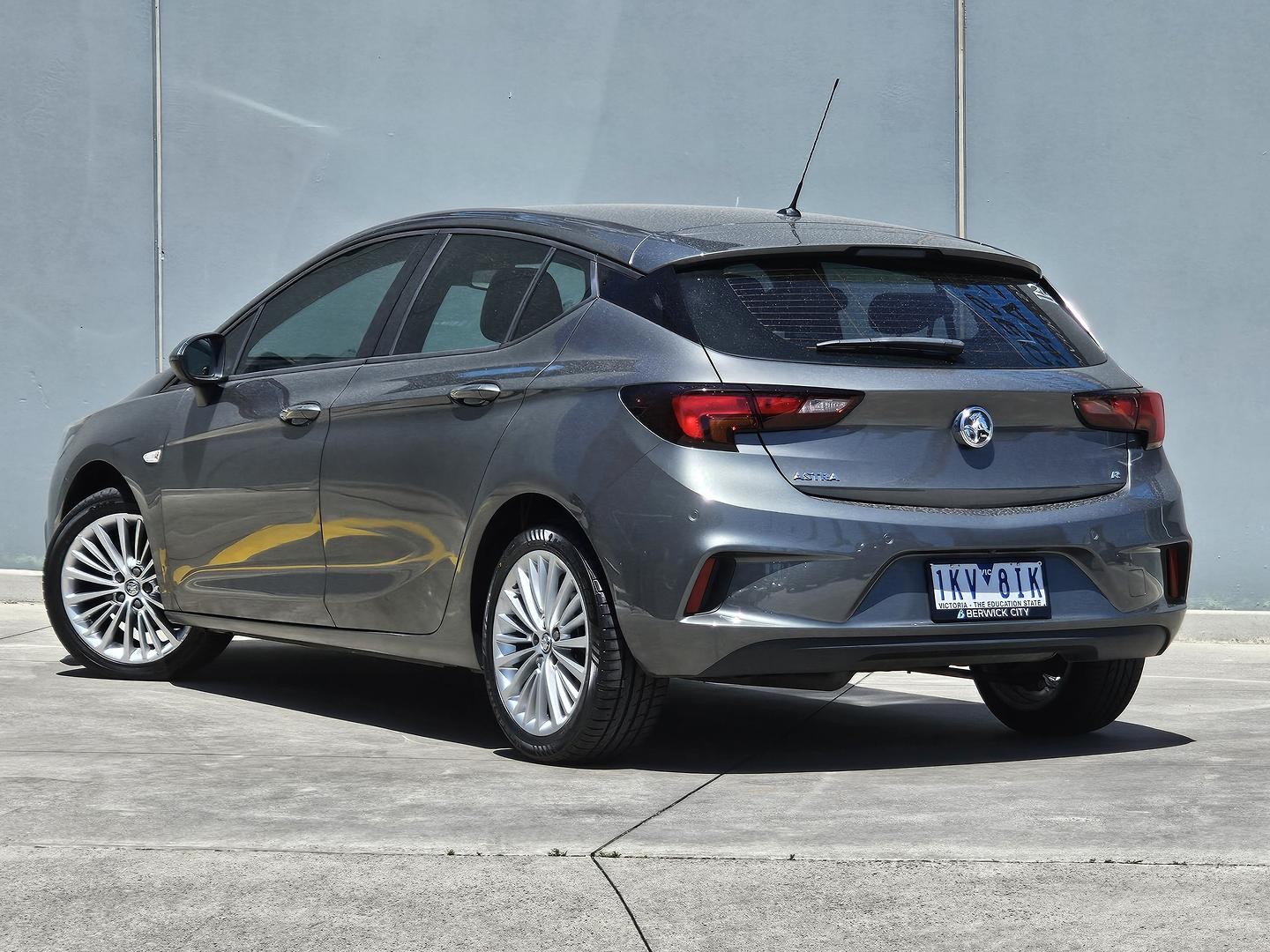 Holden Astra image 3