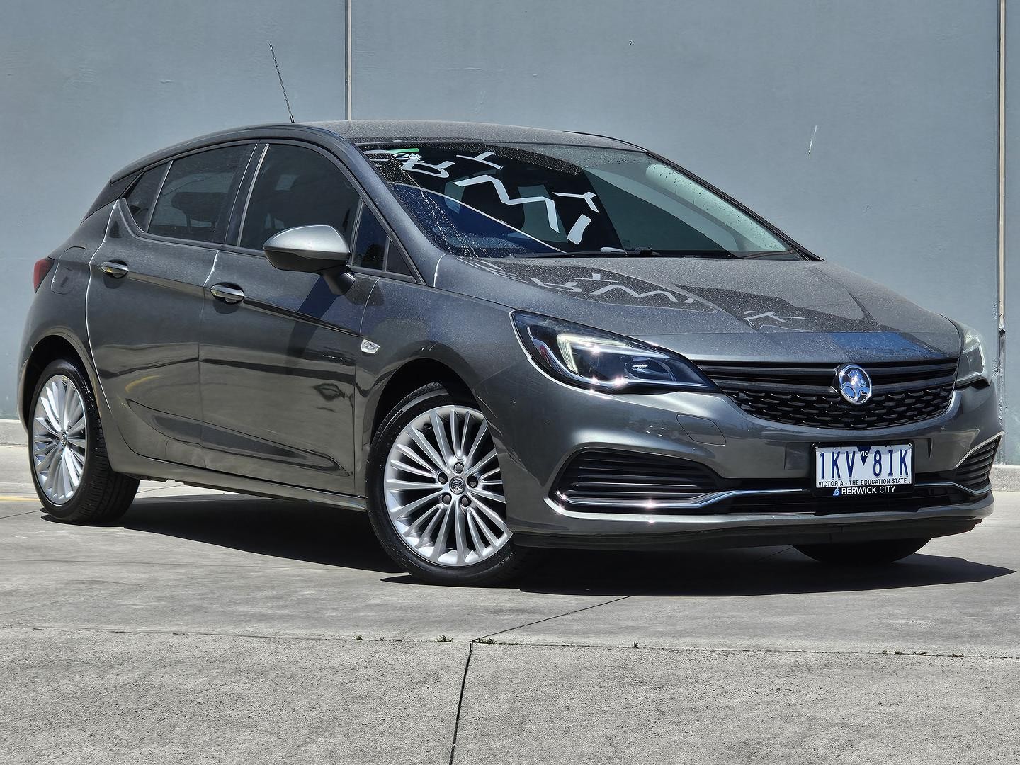 Holden Astra image 1