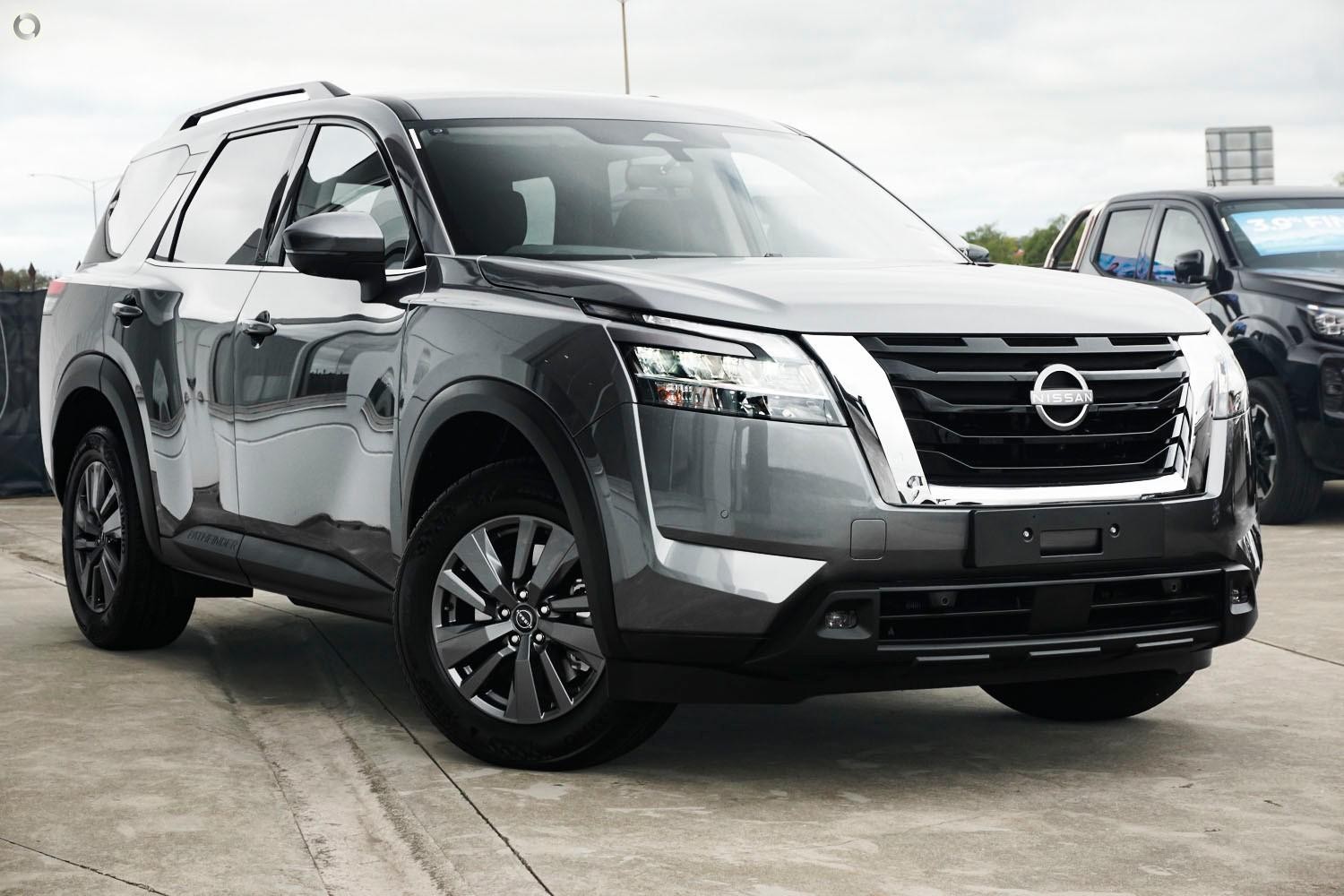 Nissan Pathfinder image 1