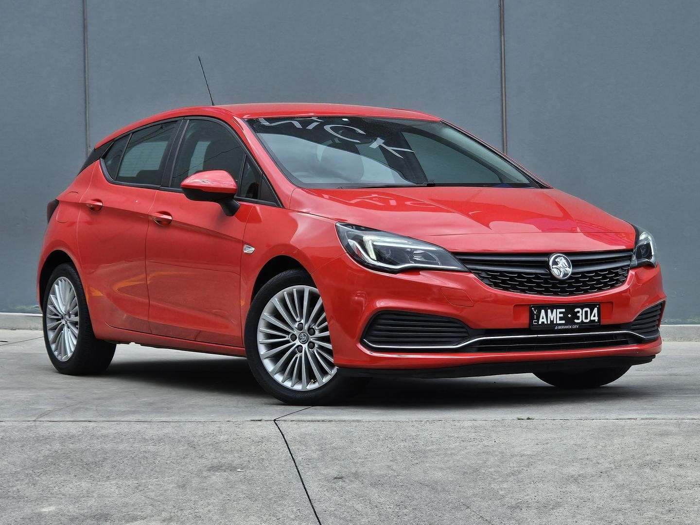 Holden Astra image 1