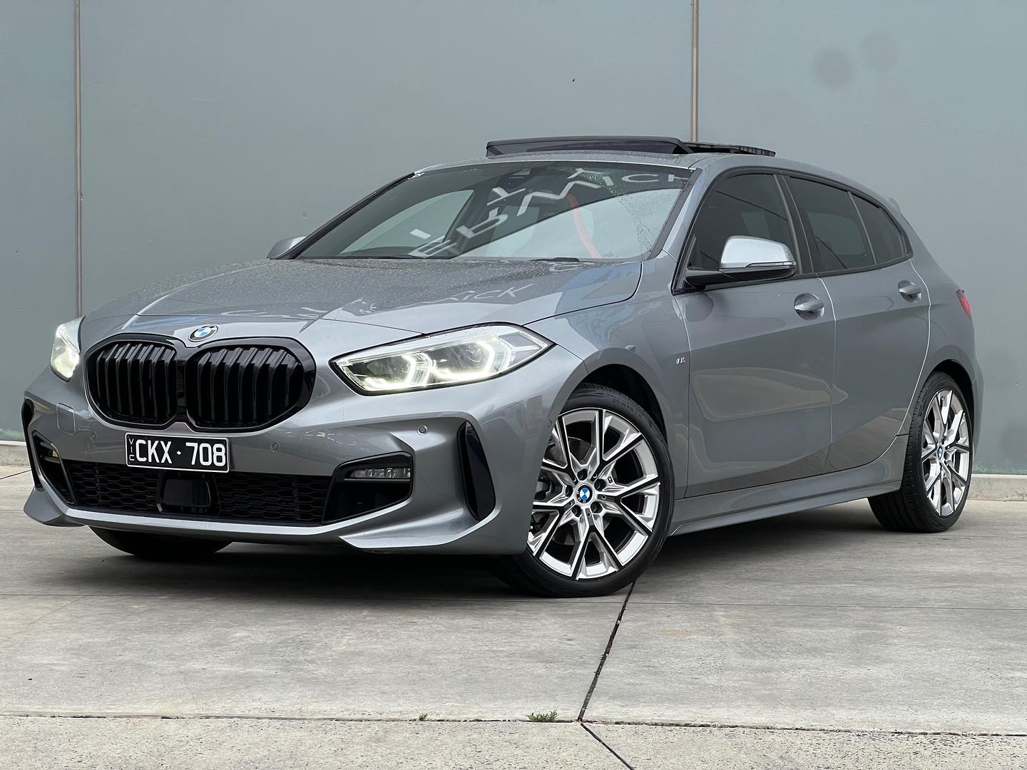 BMW 1 Series image 3