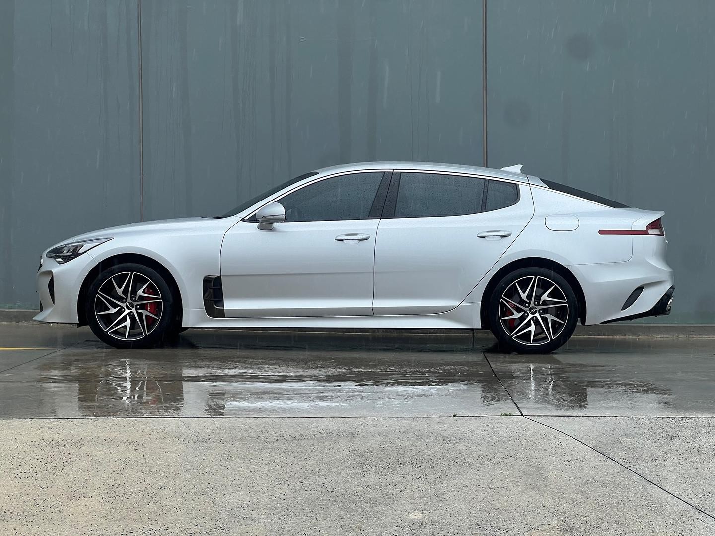 Kia Stinger image 4