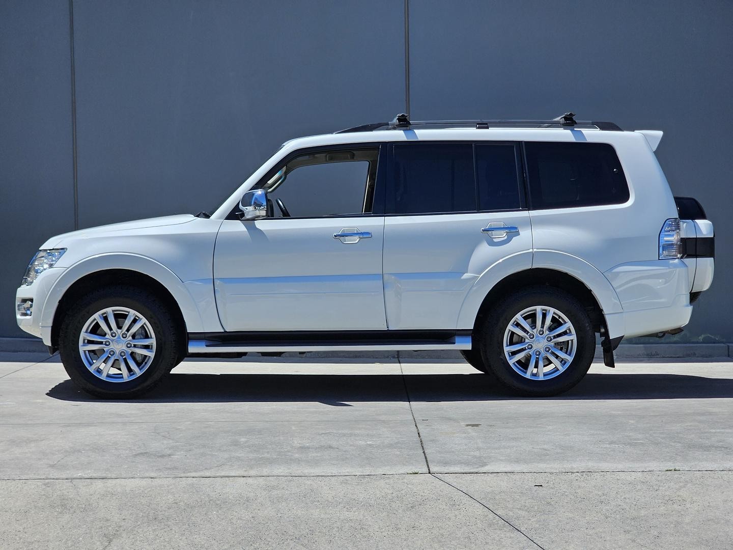 Mitsubishi Pajero image 4