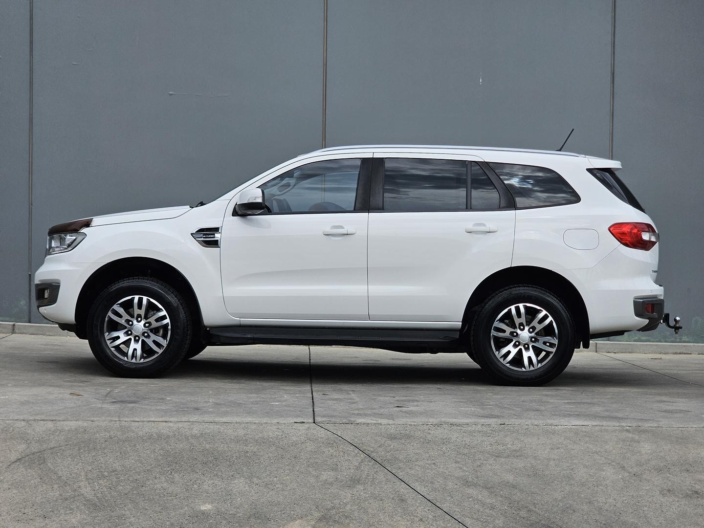 Ford Everest image 4