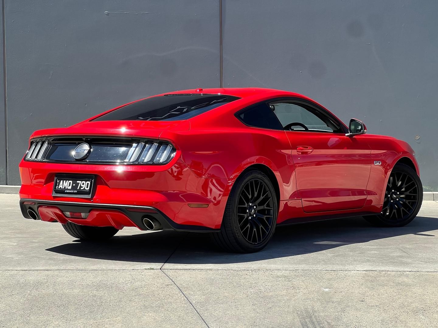 Ford Mustang image 2