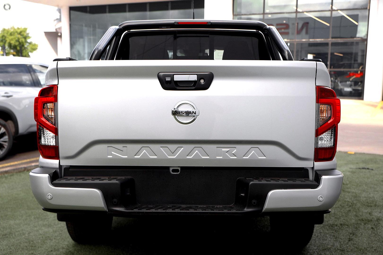 Nissan Navara image 3