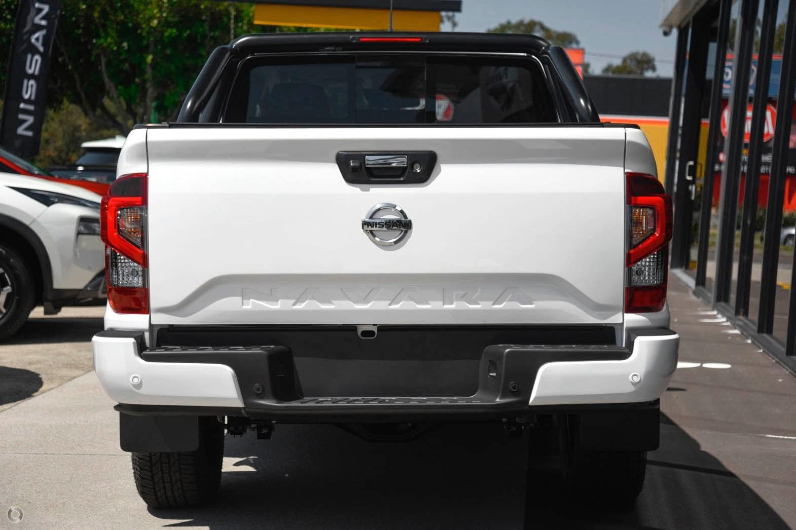 Nissan Navara image 3