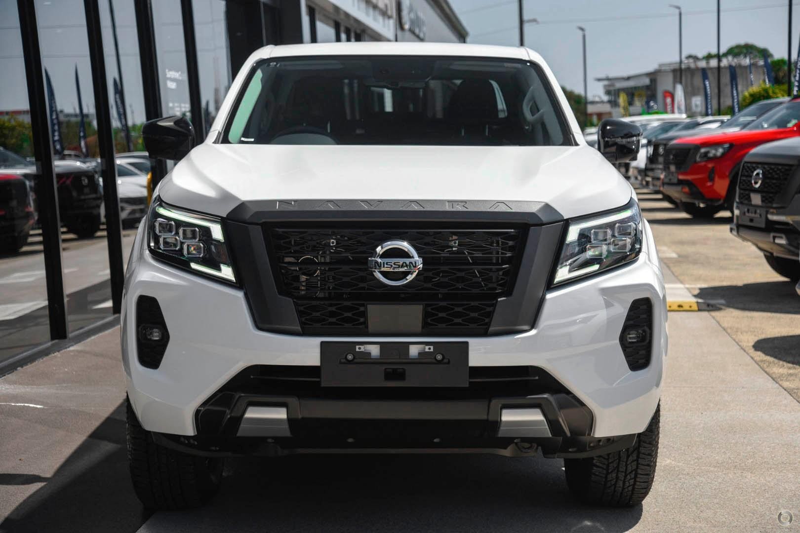 Nissan Navara image 2