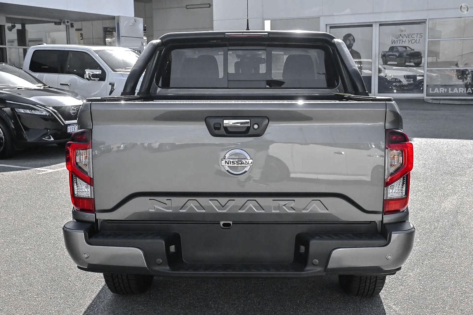 Nissan Navara image 3