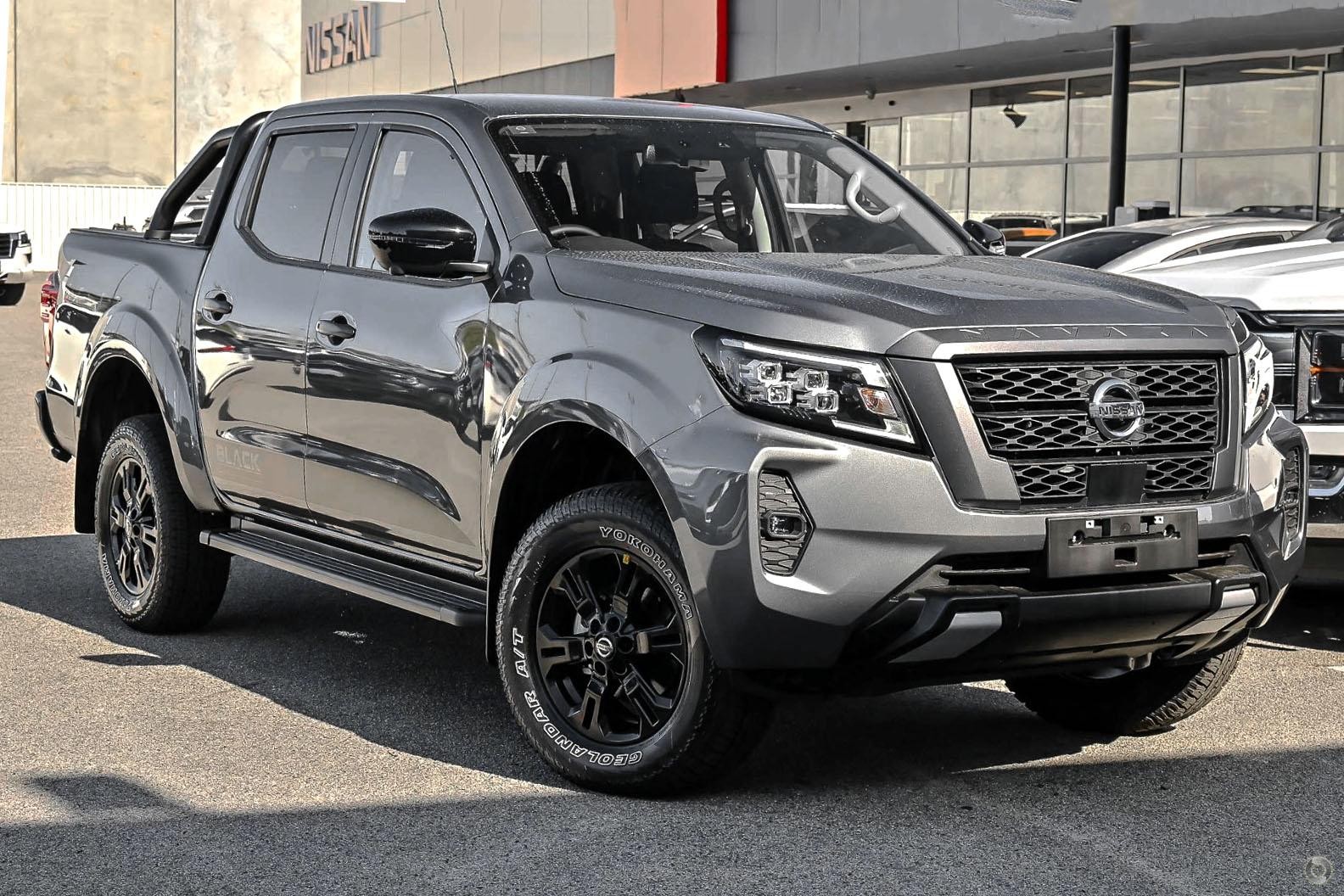 Nissan Navara image 1