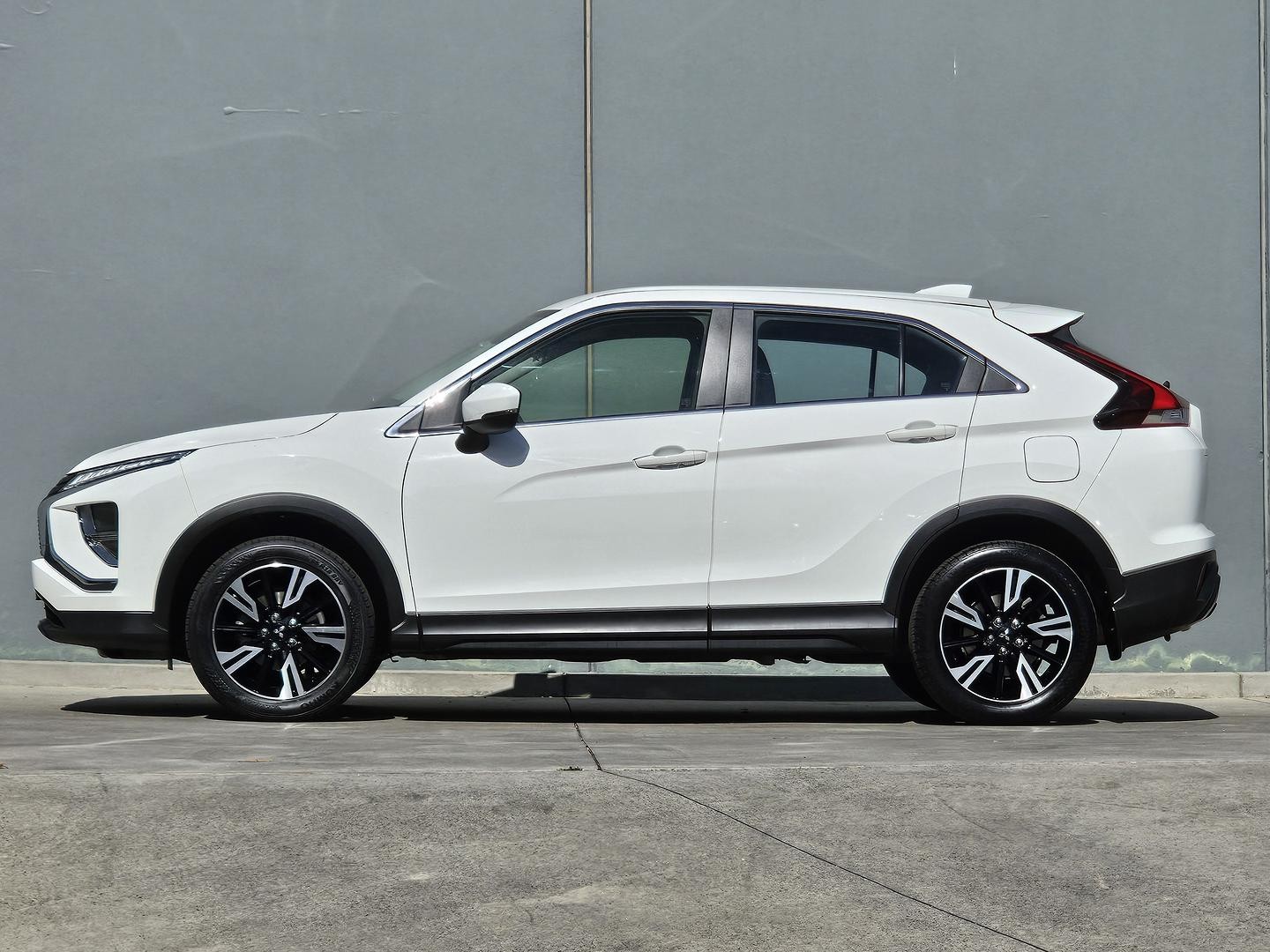 Mitsubishi Eclipse Cross image 4