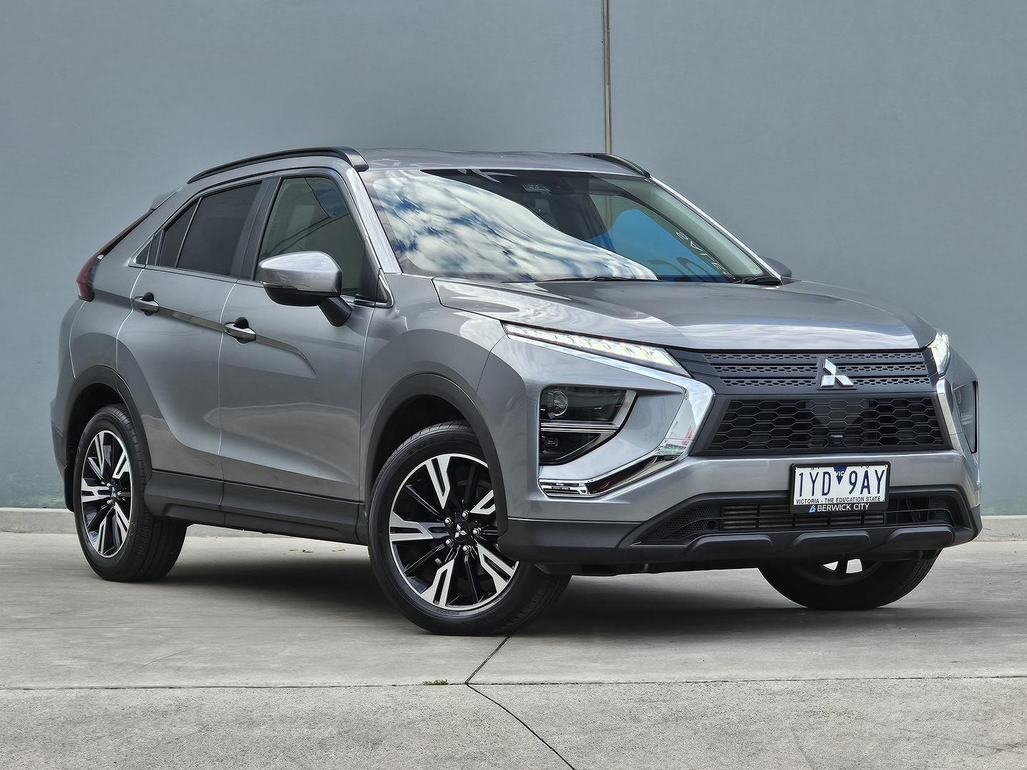 Mitsubishi Eclipse Cross image 1