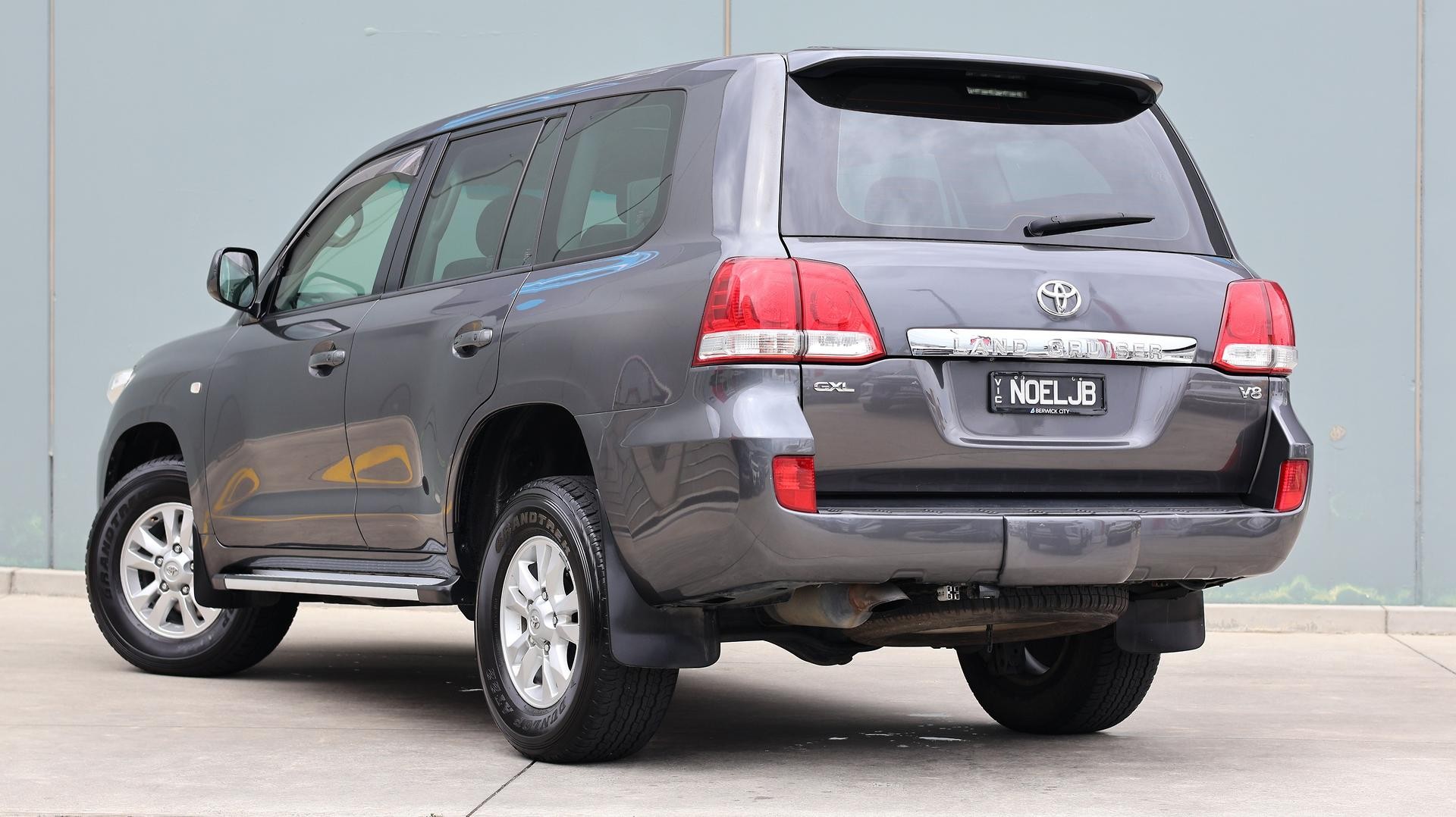 Toyota Landcruiser image 3