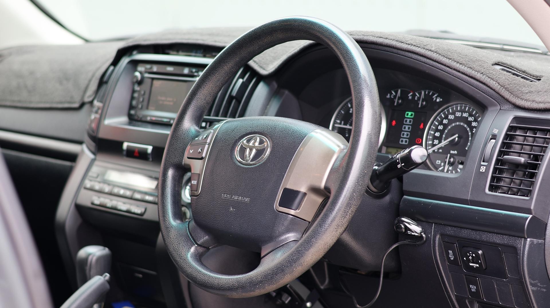 Toyota Landcruiser image 2