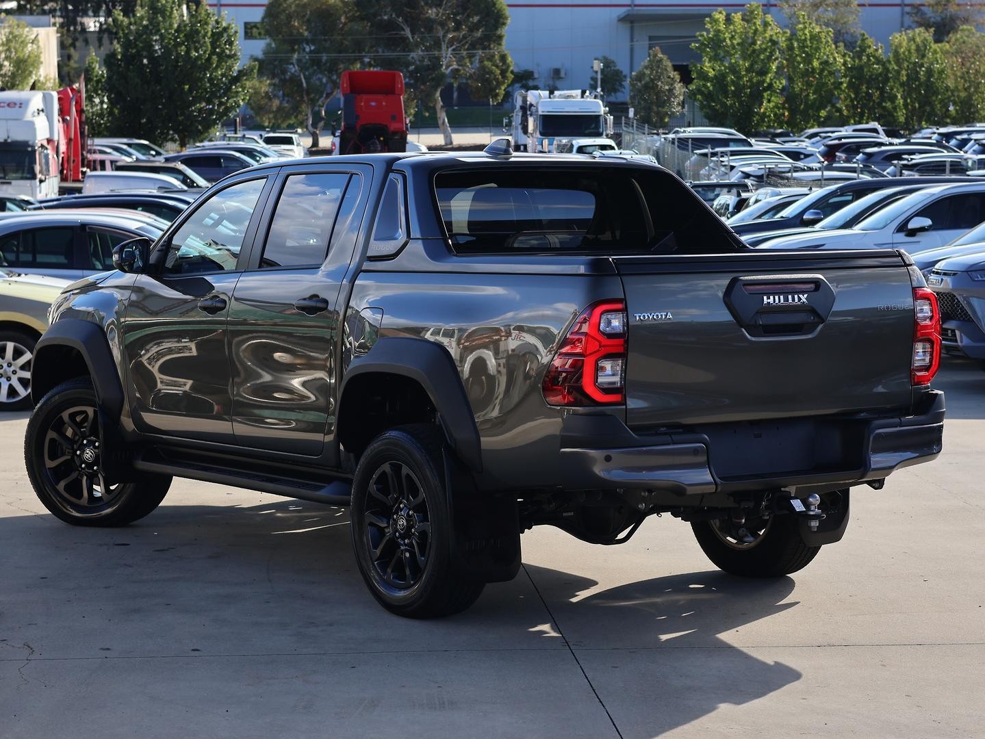 Toyota Hilux image 3