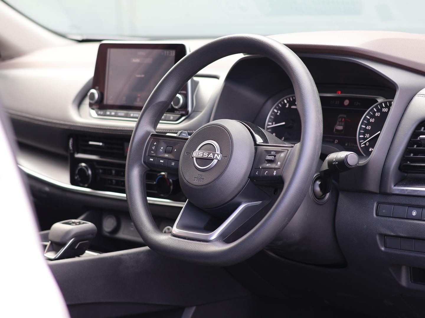 Nissan X-trail image 2