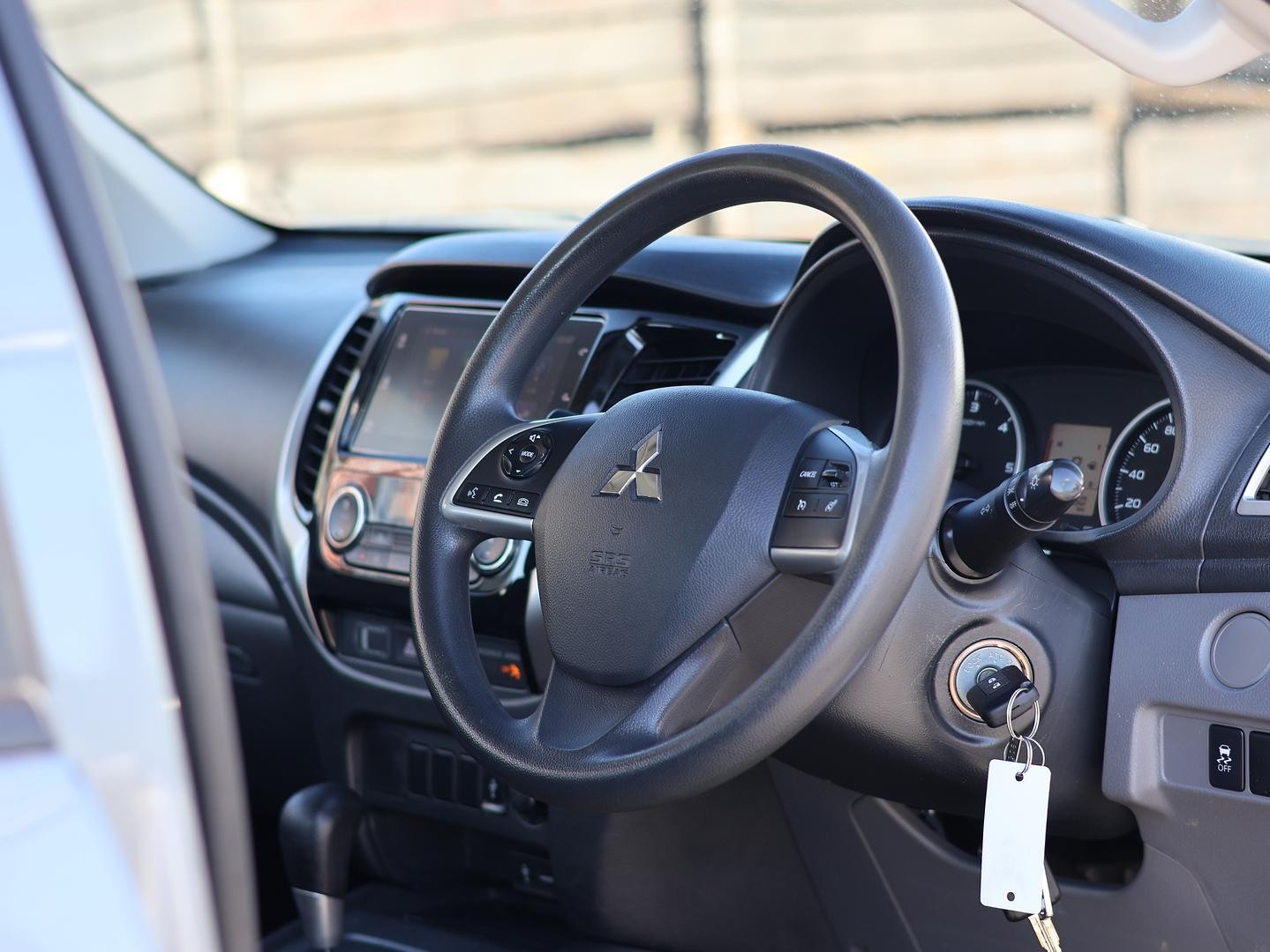 Mitsubishi Triton image 2