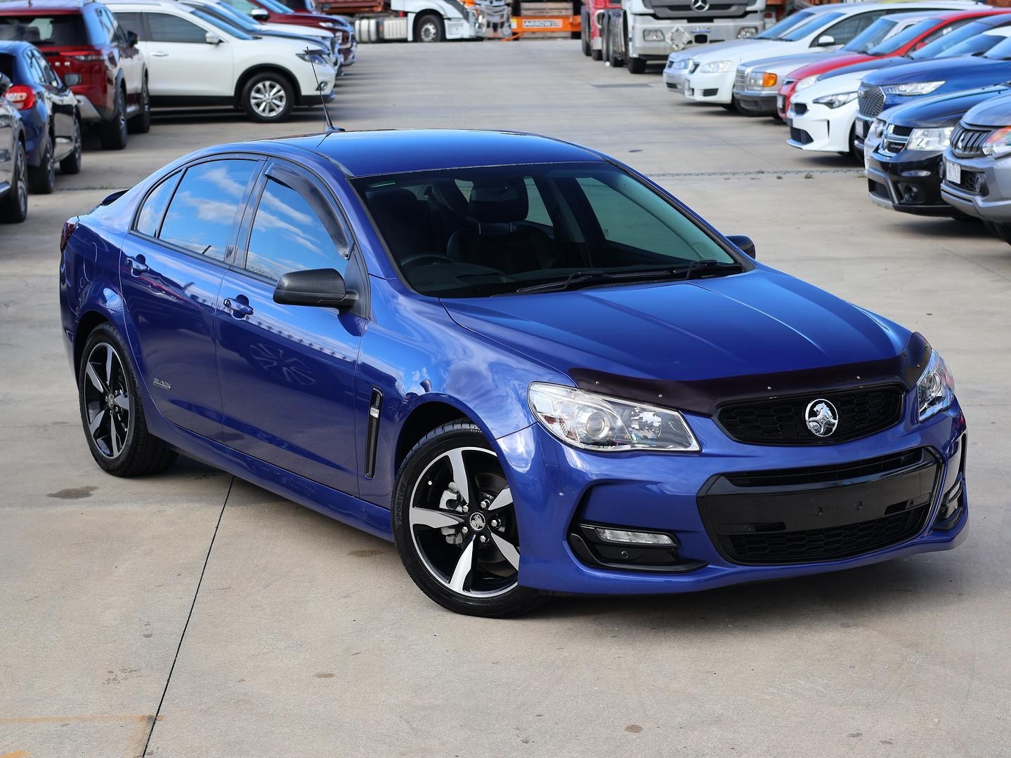 Holden Commodore image 1