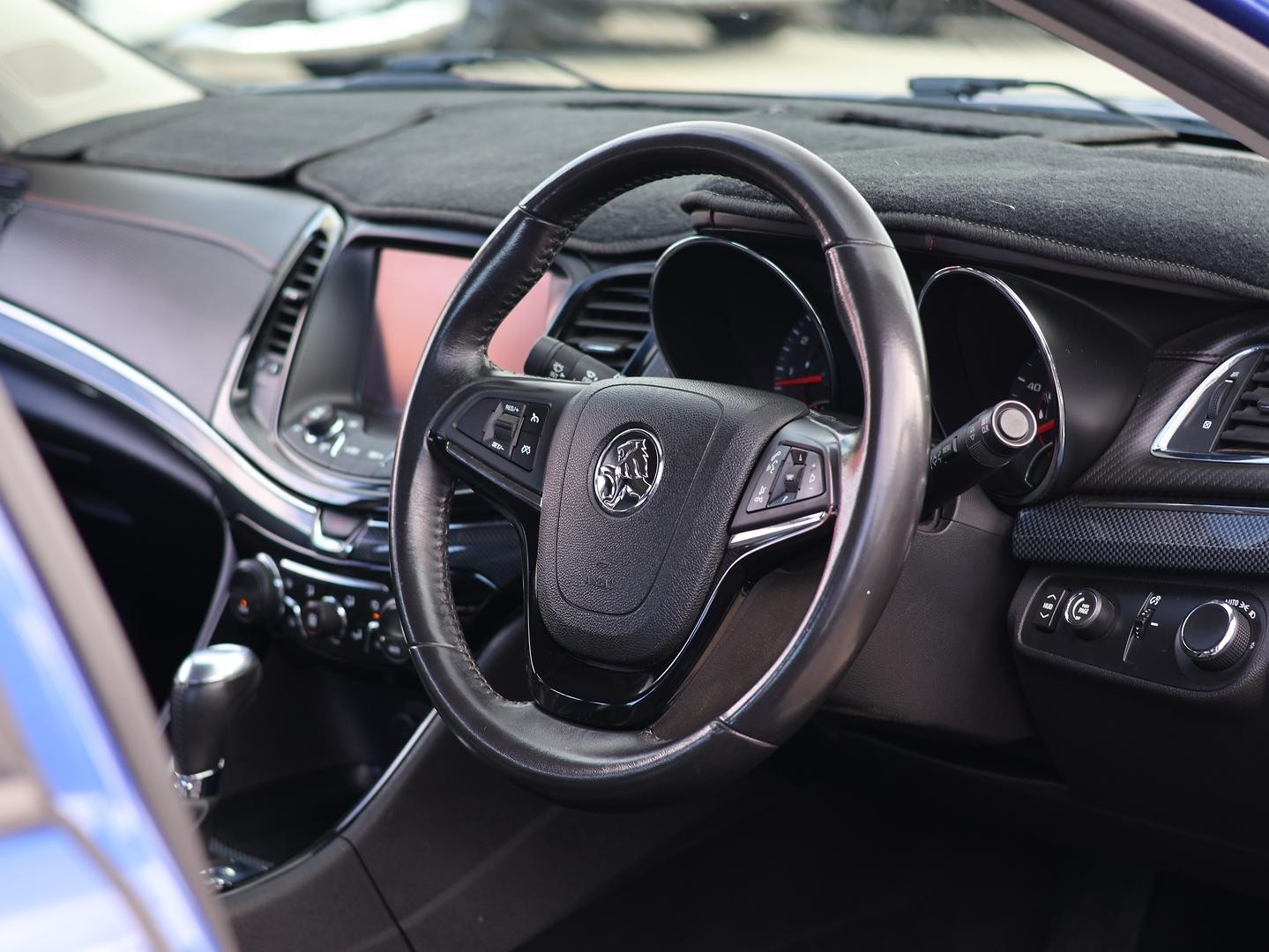 Holden Commodore image 2