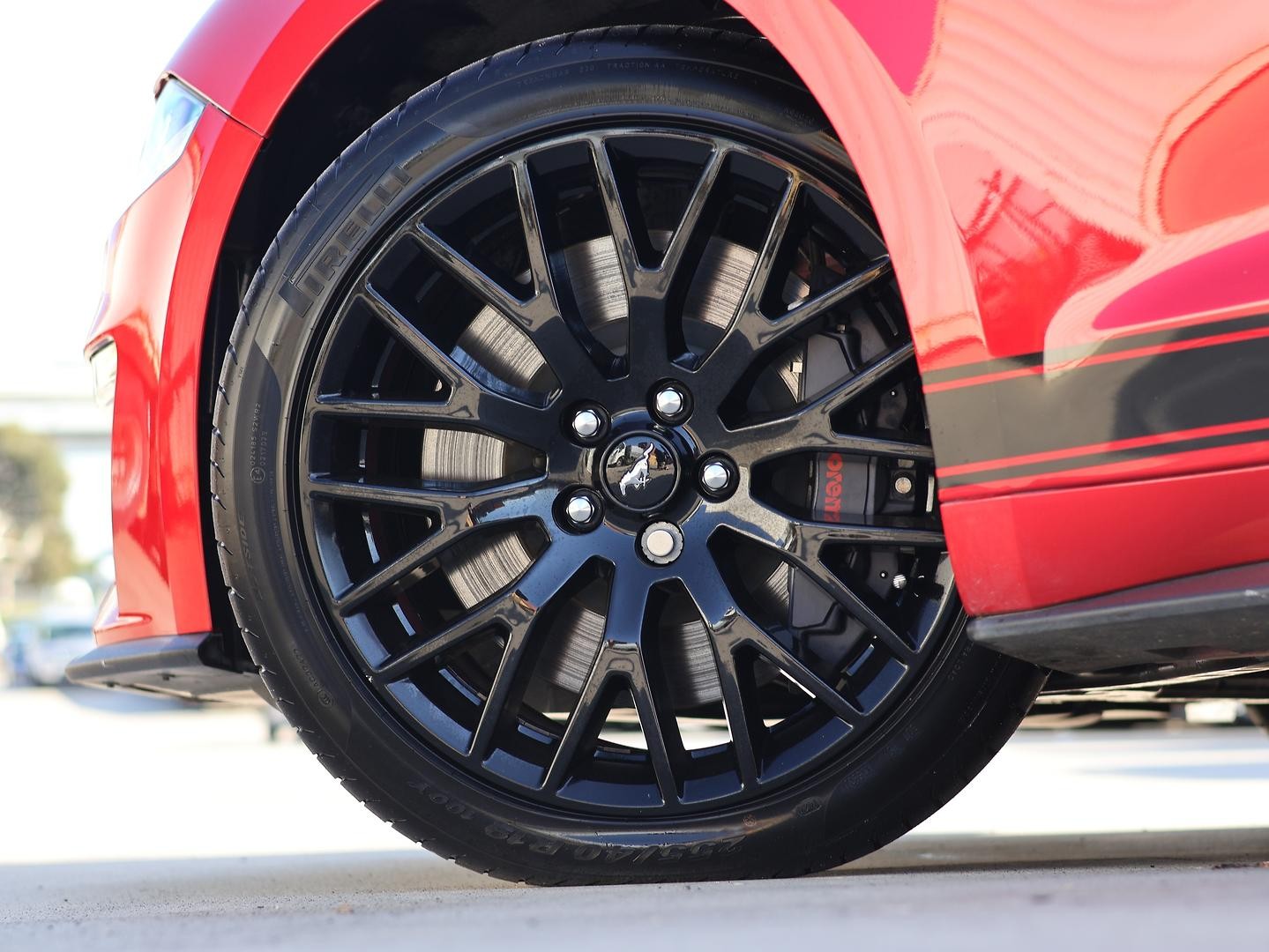 Ford Mustang image 4