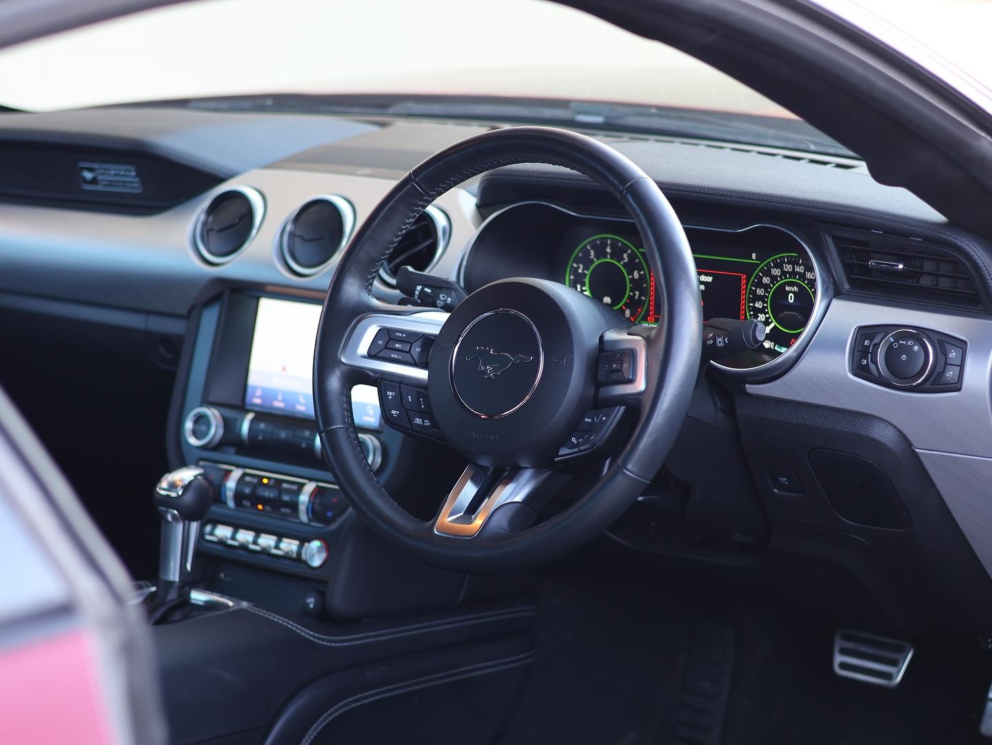 Ford Mustang image 2